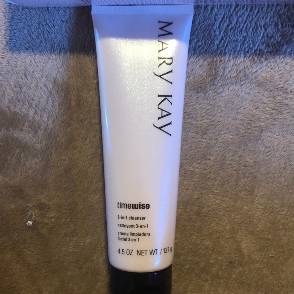 NEW 3-in-1 FACIAL CLEANSER